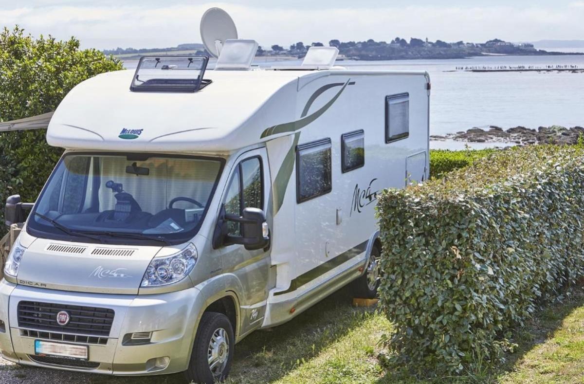 فندق Aire De Camping Car, Caravane, Tente Emplacement Nu Avec Electricite Petit Camping Plestin-les-Grèves المظهر الخارجي الصورة